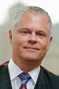 headshot of Steve Leonard