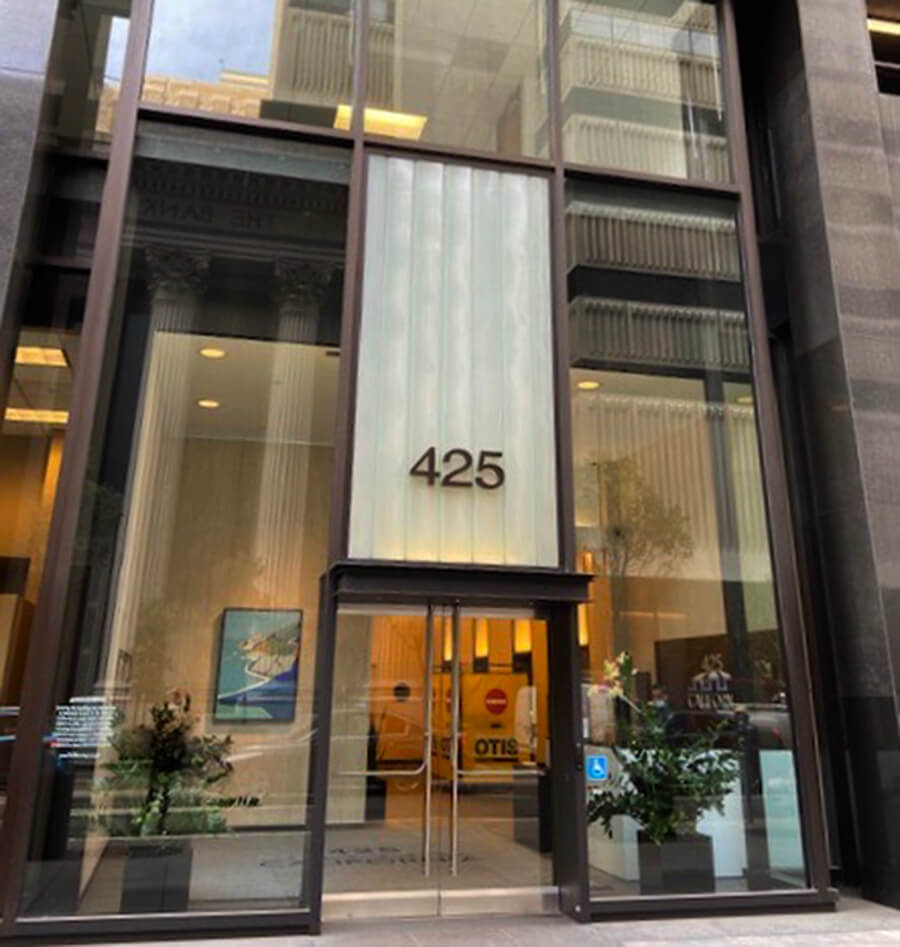 Photo of 425 California Street.